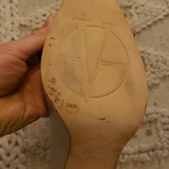 Vince Camuto Gray leather heels shoes size 8.5 - Picture 9 of 12